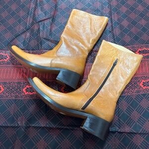 Gianni Barbato leather boots
Size 8 (EU 39)